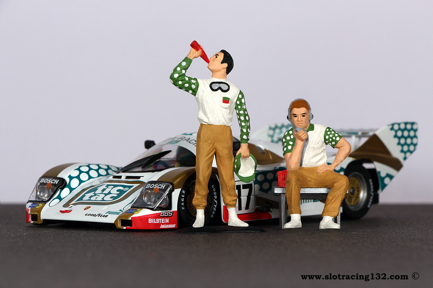 Trackside Models 1/32 Scale Slot Car Track Accessory Set With Figures – Scalextric/Carrera/SCX Compatible